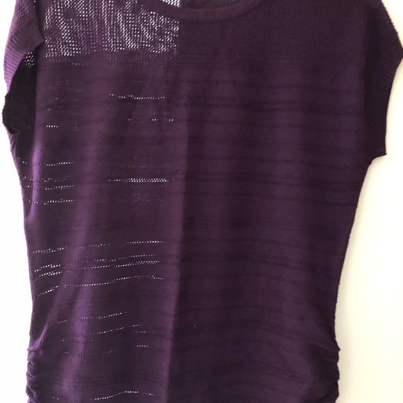 Tops - Picture 2 of 8